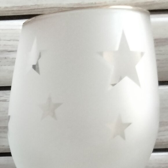 New Set of FOUR Stars Pattern Gold Rim Wine Glasses (A) - Picture 4 of 4